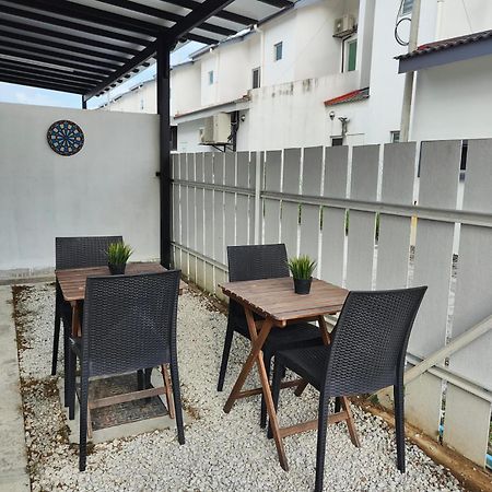 Prima Guest House - Puncak Alam Homestay Mus-Lim Friendly Bandar Puncak Alam Eksteriør billede