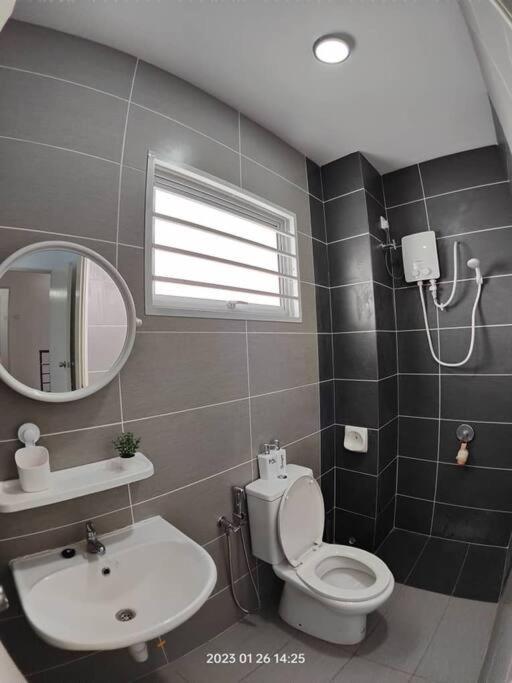 Prima Guest House - Puncak Alam Homestay Mus-Lim Friendly Bandar Puncak Alam Eksteriør billede