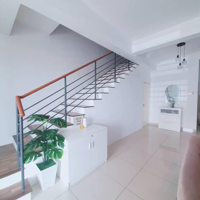 Prima Guest House - Puncak Alam Homestay Mus-Lim Friendly Bandar Puncak Alam Eksteriør billede